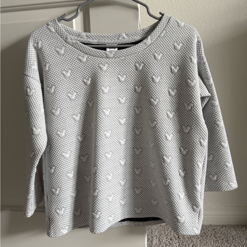 LC Lauren Conrad Disney Mickey Mouse Gray Textured Sweater, Size Small.
